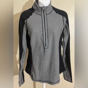Lululemon Women's U-Turn 1/2 Zip LS Pullover Shirt Black Gray Reversible